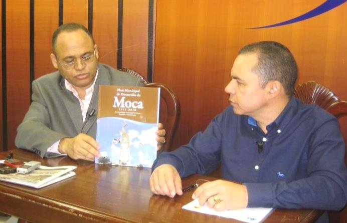 Alcalde Municipal de Moca Licenciado Remberto Cruz en Coctel Politico
